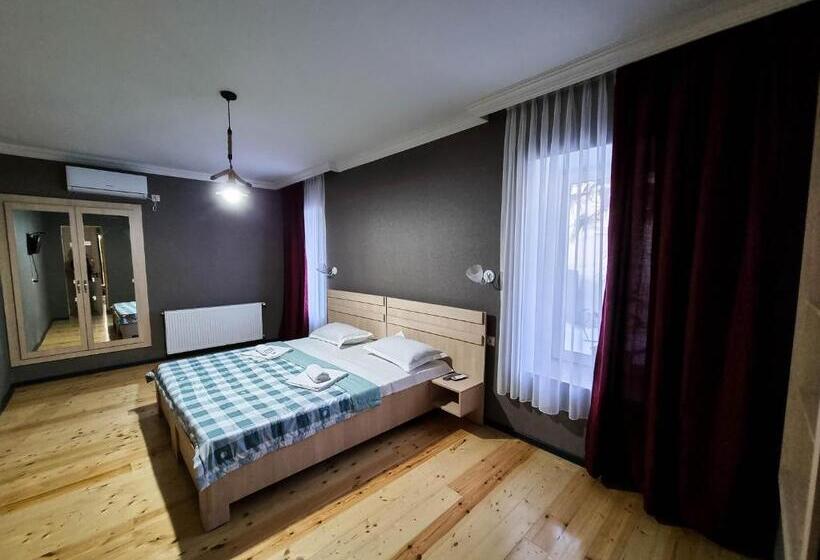 هتل Varga Kvareli