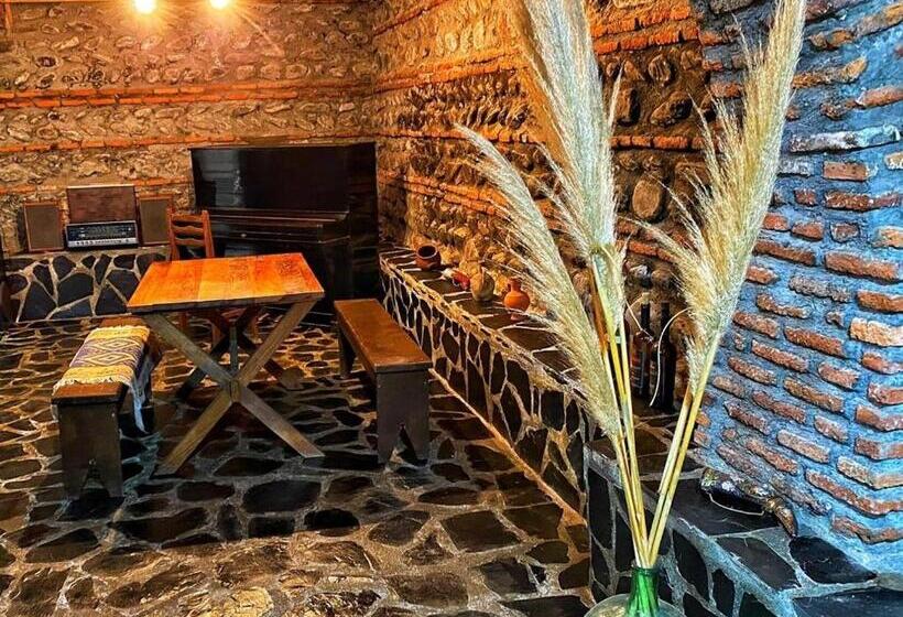 هتل Varga Kvareli