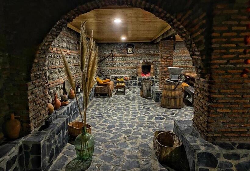 هتل Varga Kvareli