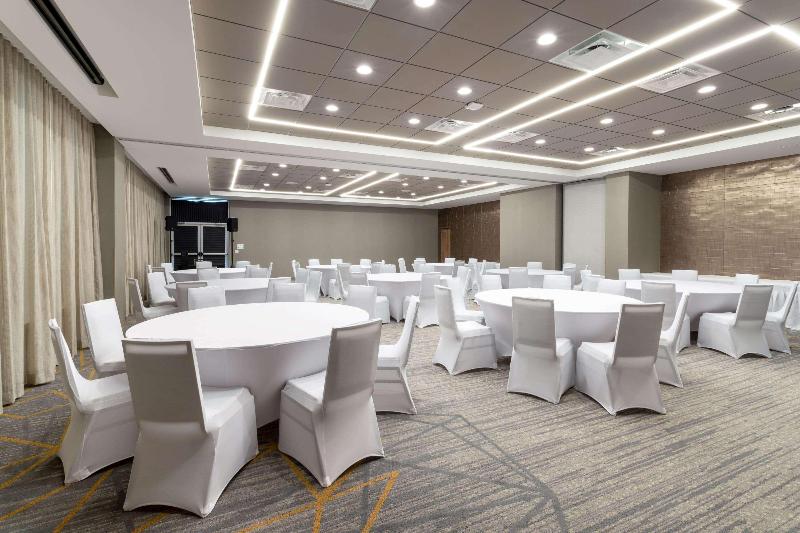 فندق Wyndham Garden Orlando Airport   Free Airport Shuttle