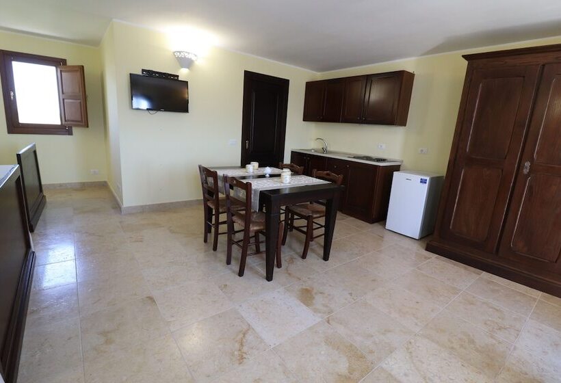 פנסיון B B With Swimming Pool Tenuta Agrumi Del Salento Triple Deluxe Citrus Attic