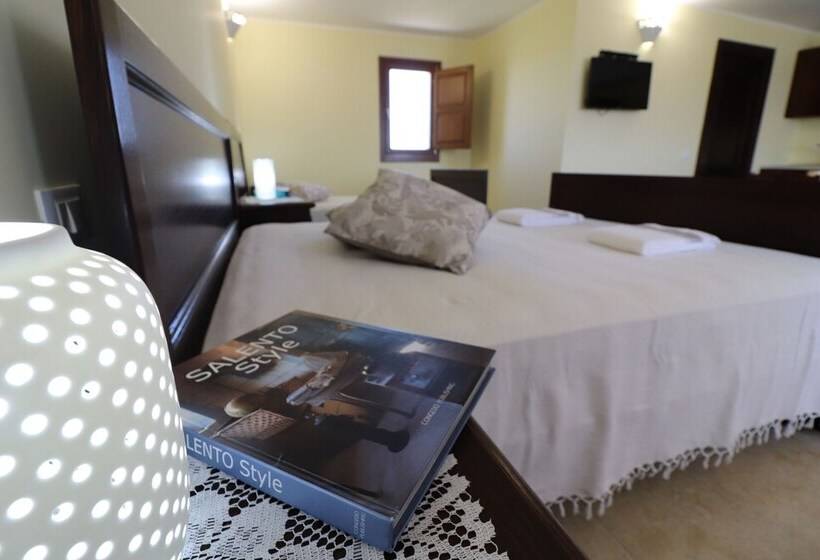 پانسیون B B With Swimming Pool Tenuta Agrumi Del Salento Triple Deluxe Citrus Attic