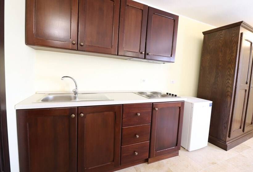 פנסיון B B With Swimming Pool Tenuta Agrumi Del Salento Triple Deluxe Citrus Attic