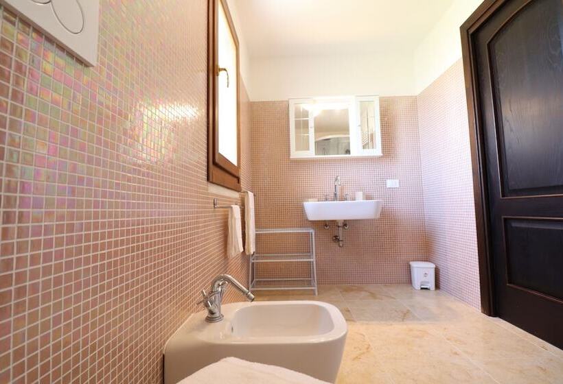 פנסיון B B With Swimming Pool Tenuta Agrumi Del Salento Triple Deluxe Citrus Attic