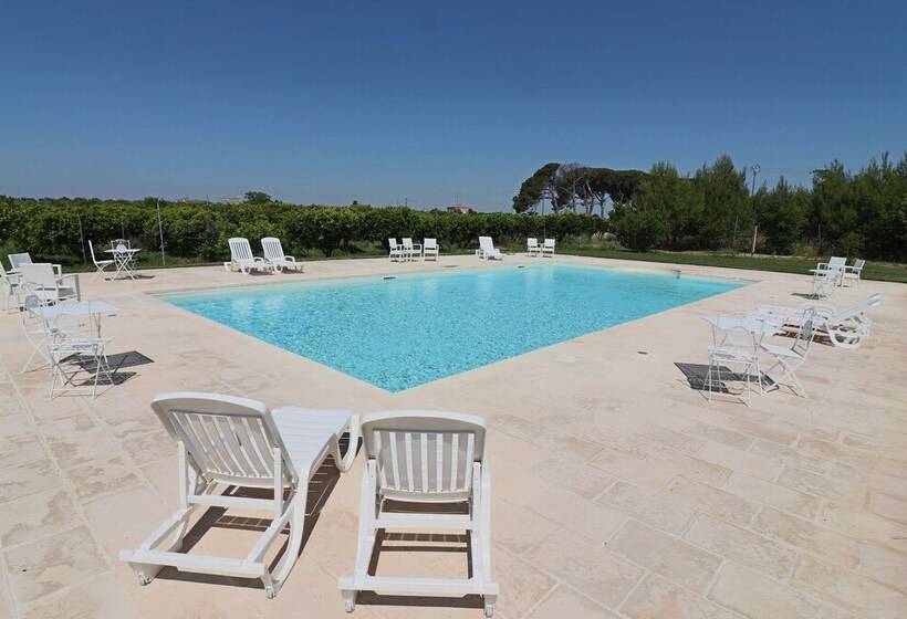 פנסיון B B With Swimming Pool Tenuta Agrumi Del Salento Triple Deluxe Citrus Attic