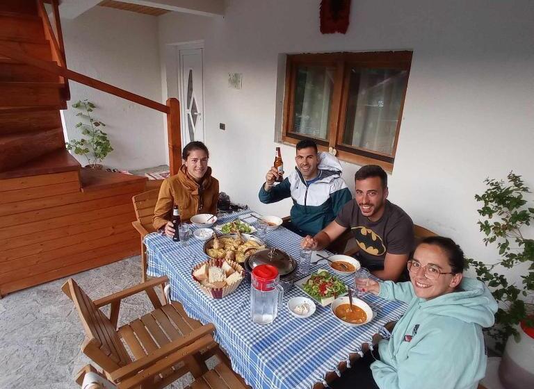 펜션 Bujtina Albjoni