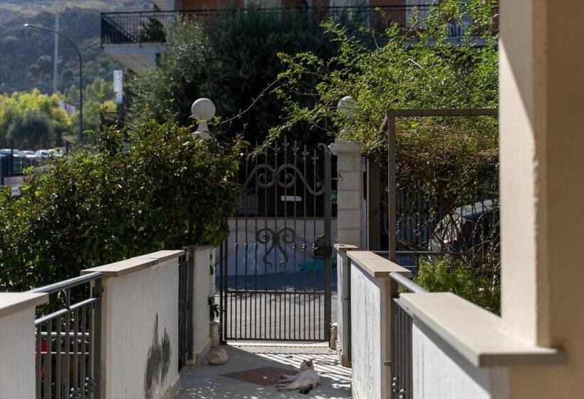 膳宿费 Click Art & Room