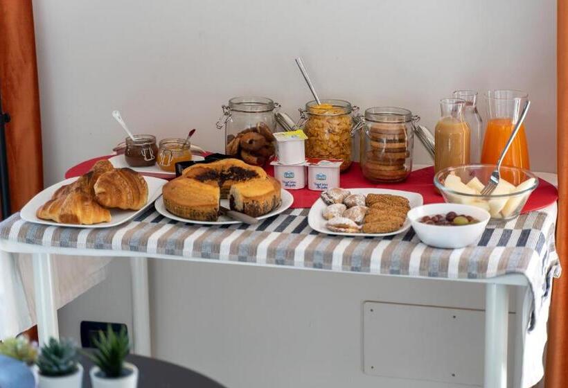 膳宿费 Click Art & Room