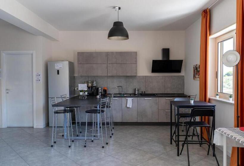 膳宿费 Click Art & Room