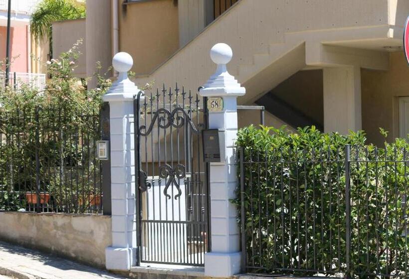 פנסיון Click Art & Room