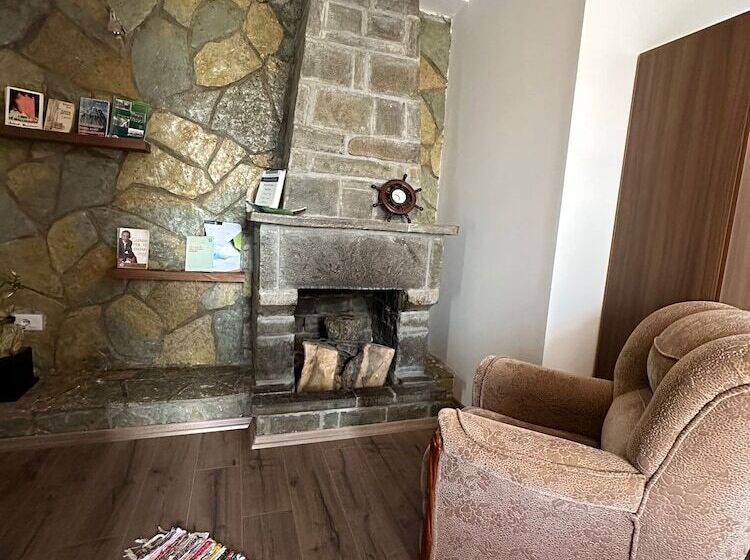 פנסיון Guesthouse Shtëpia Ime