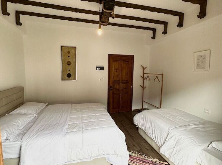 بنسيون Guesthouse Shtëpia Ime