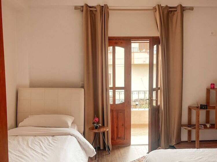 פנסיון Guesthouse Shtëpia Ime