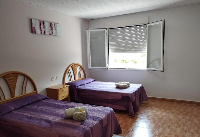 پانسیون Hostal Restaurante La Cepa