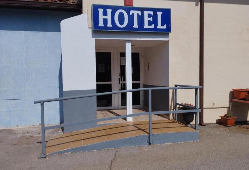 پانسیون Hostal Restaurante La Cepa