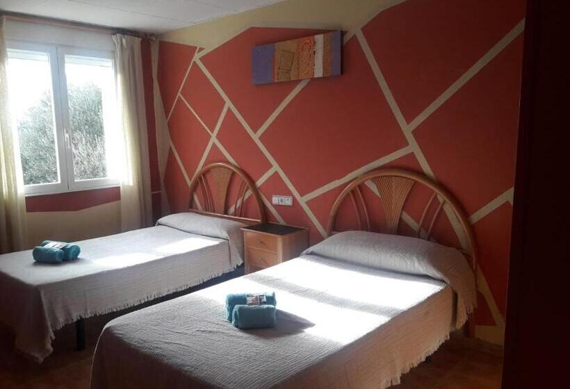 پانسیون Hostal Restaurante La Cepa