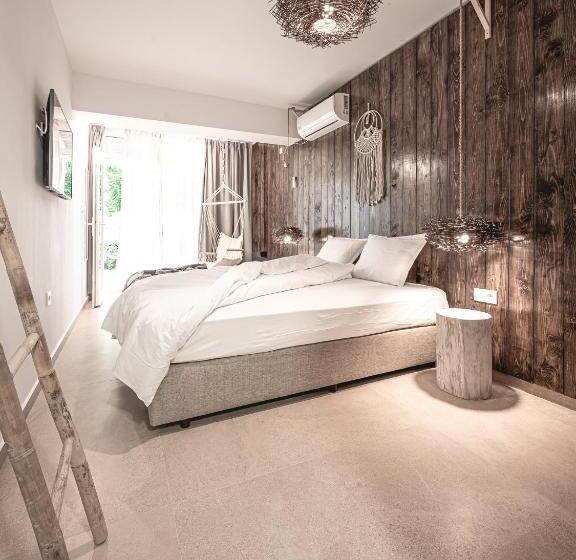 פנסיון La Finca   Saint Vlas