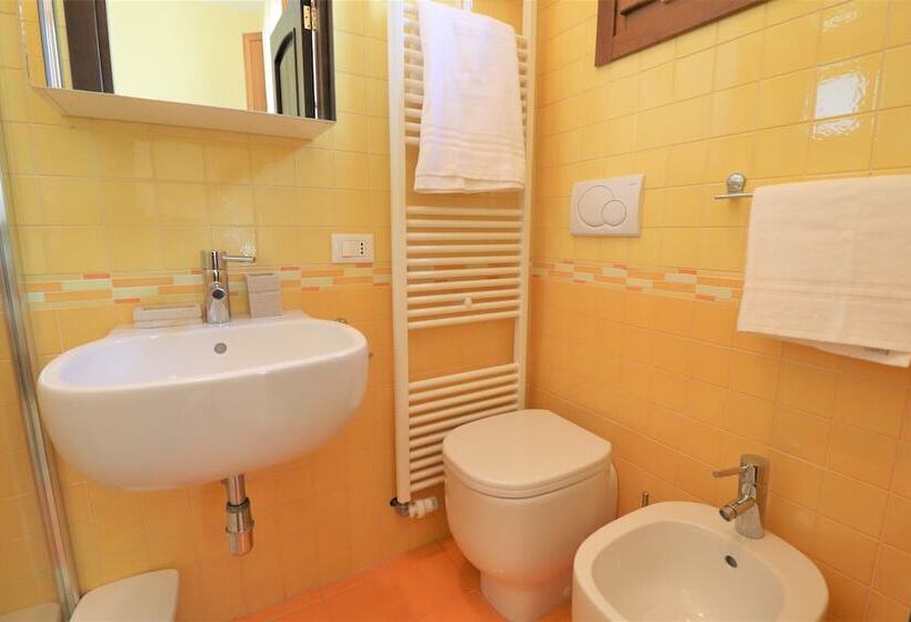 بنسيون Matrimoniale Delux Washinton