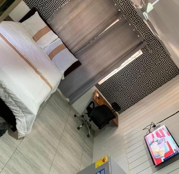 پانسیون Maxjen Haven Guest House