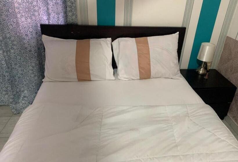 פנסיון Maxjen Haven Guest House