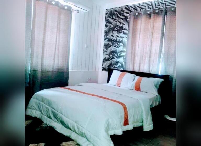 פנסיון Maxjen Haven Guest House