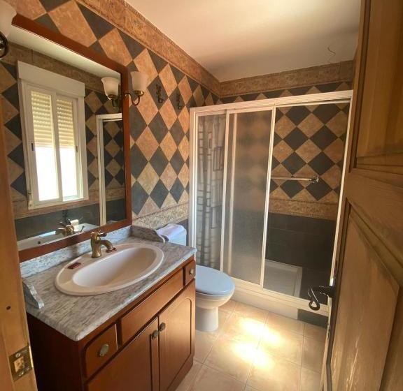 بنسيون Posada Del Cid