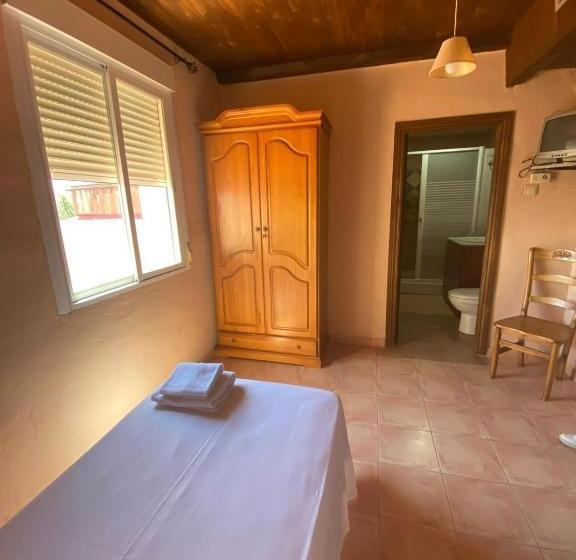 بنسيون Posada Del Cid