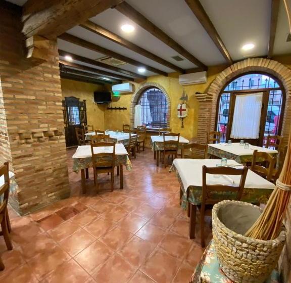 بنسيون Posada Del Cid