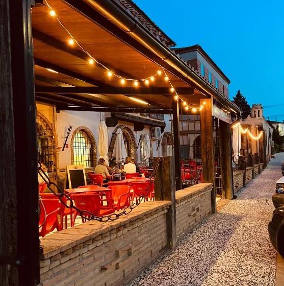 بنسيون Posada Del Cid