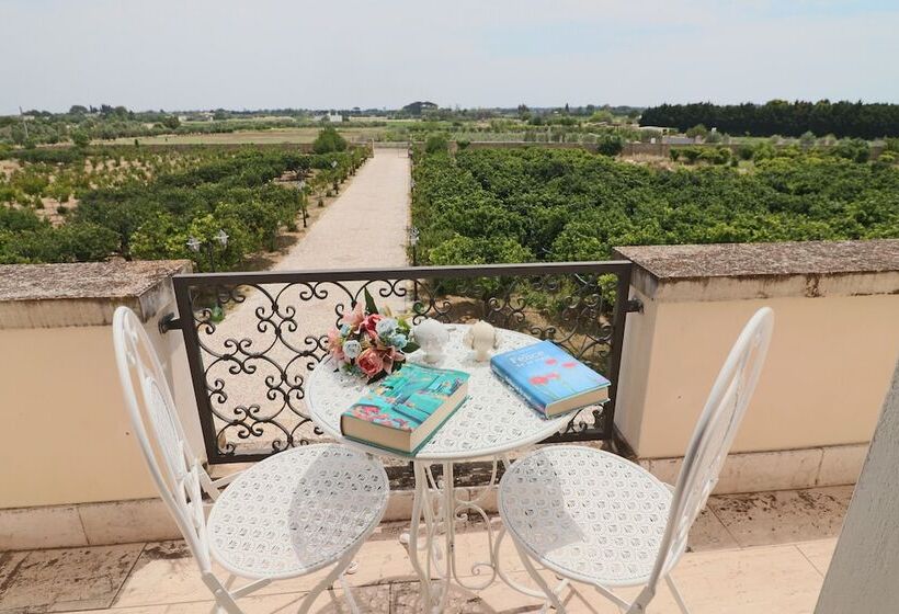 بنسيون Triple Superior Red Orange