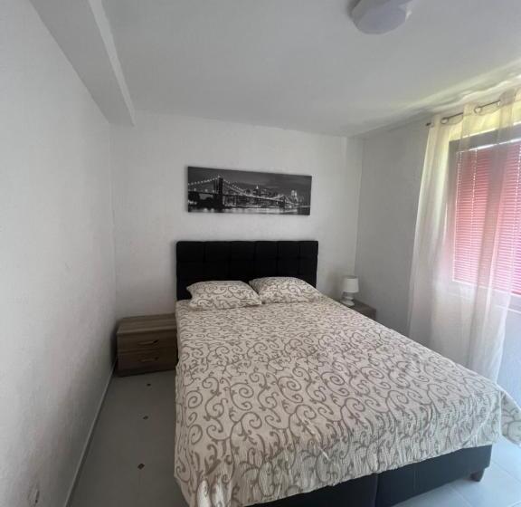 پانسیون Villa Ajša