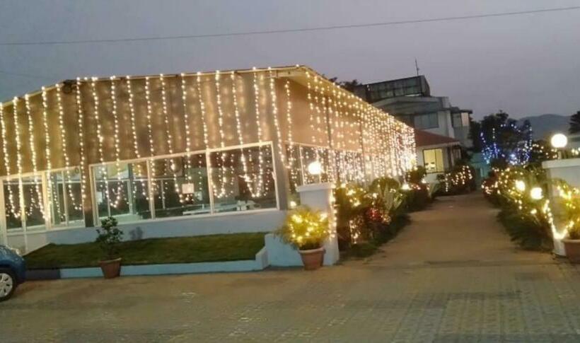 리조트 Complimentary Water Park Igatpuri