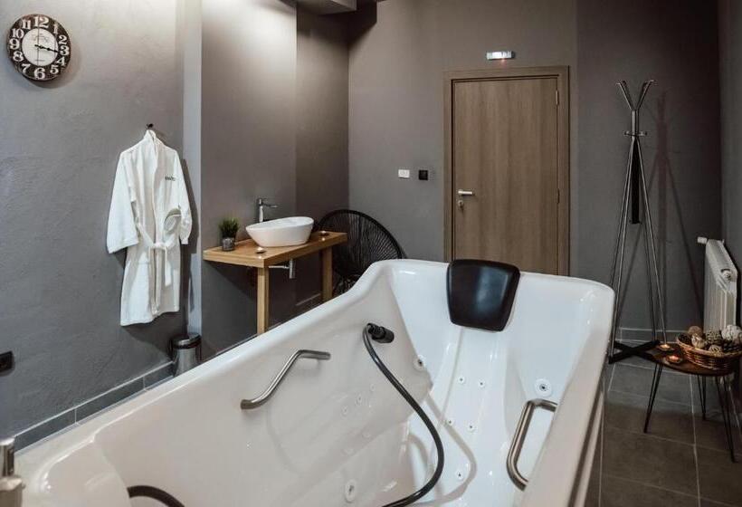 The Five Elements Hotel And Spa