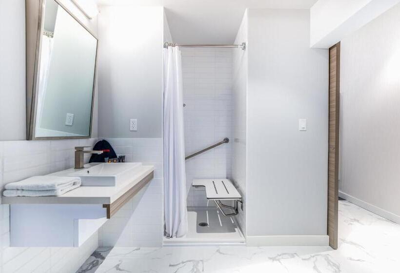 Aqsarniit Hotel And Conference Centre