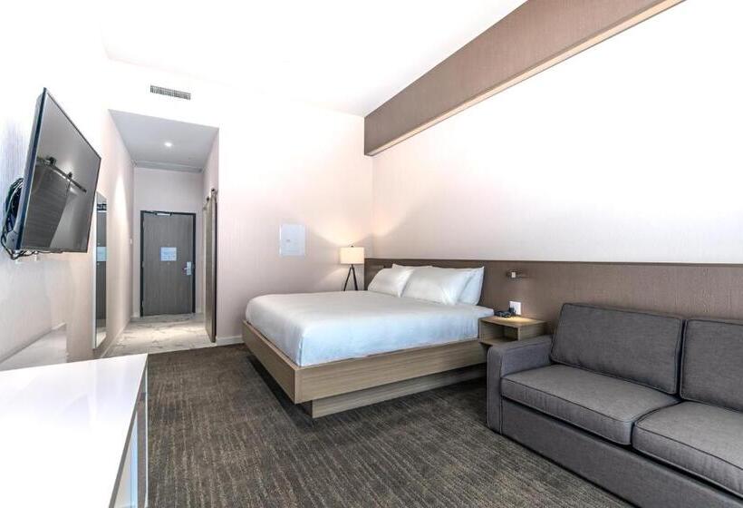 Aqsarniit Hotel And Conference Centre