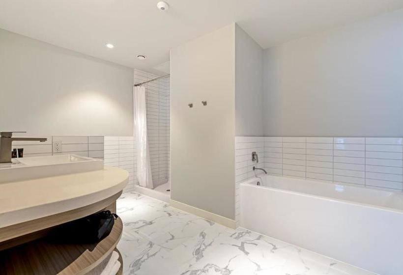 Aqsarniit Hotel And Conference Centre