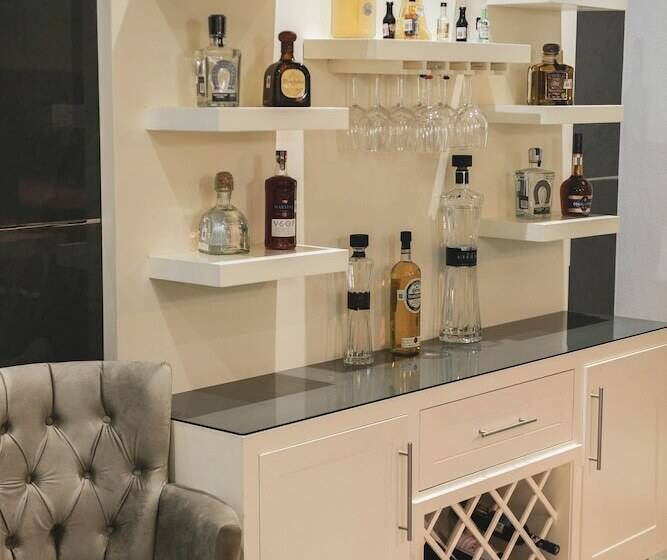 فندق Casa Blanca & Suites