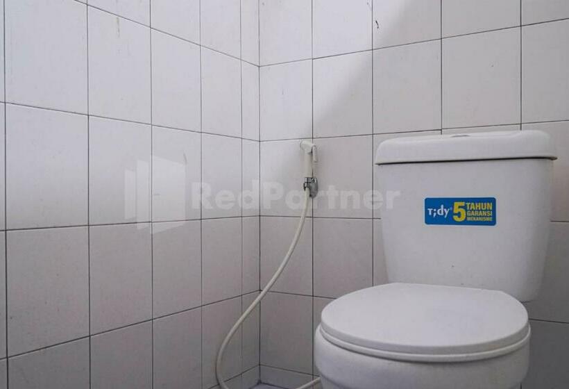 호텔 Edbert Guesthouse Near Lotte Grosir Medan Redpartner