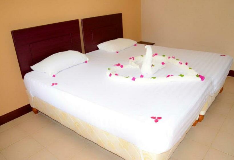 هتل Funky Squids Beach Resort