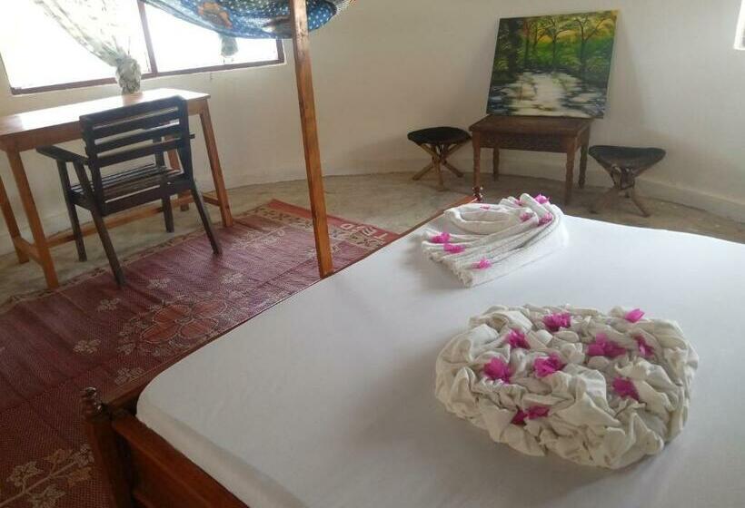 هتل Funky Squids Beach Resort