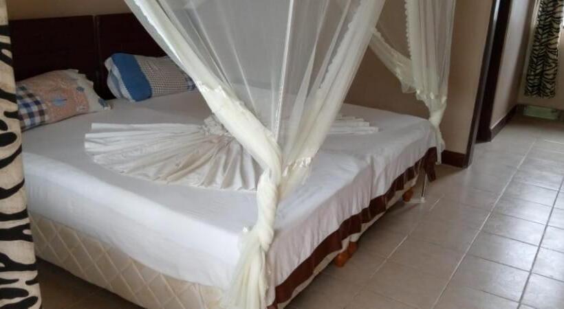 هتل Funky Squids Beach Resort