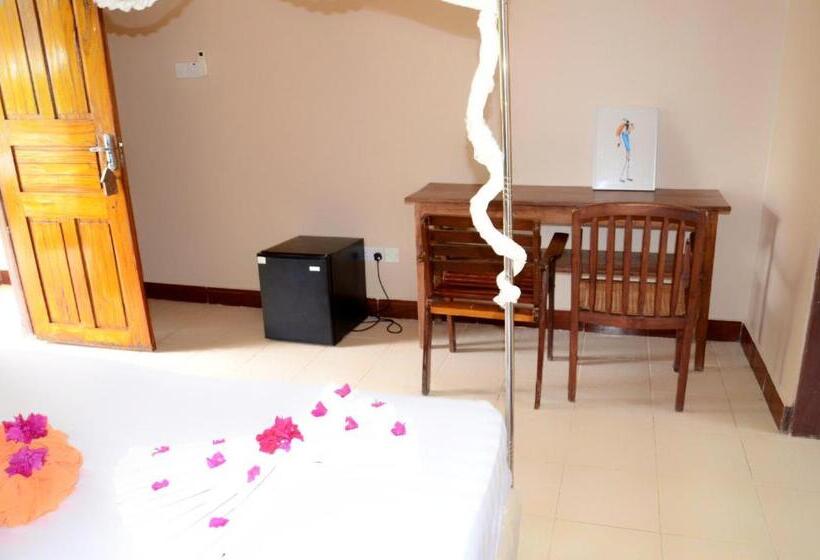 هتل Funky Squids Beach Resort