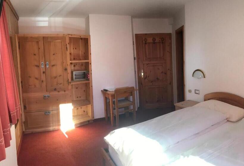 فندق Garni La Casetta