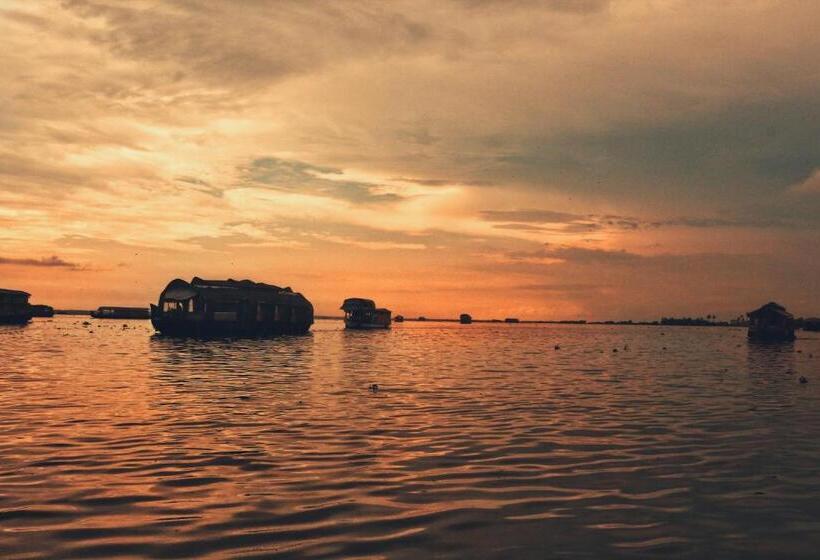 هتل Oceana Hills Residency