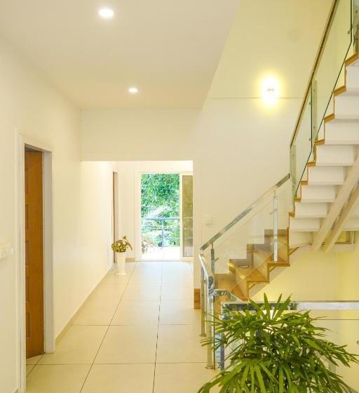 هتل Oceana Hills Residency