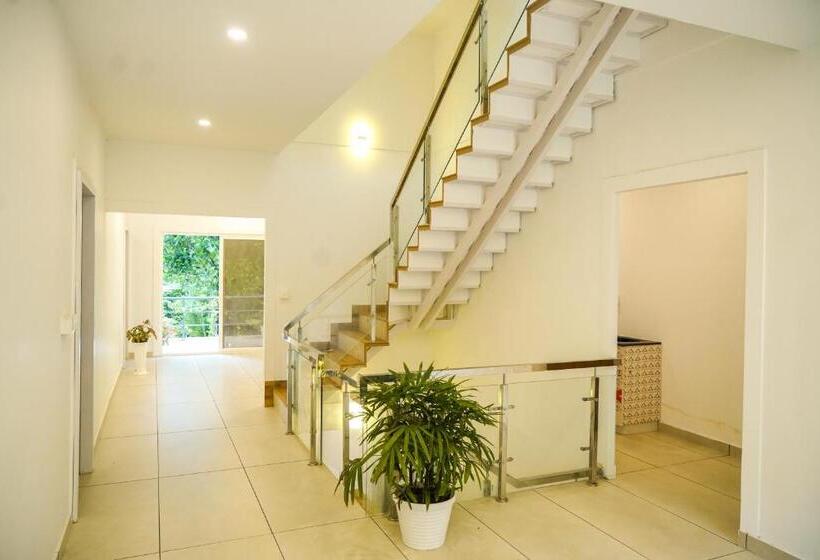 هتل Oceana Hills Residency