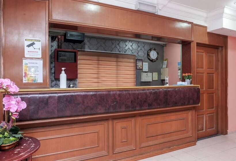 فندق Oyo 90167  Tiara