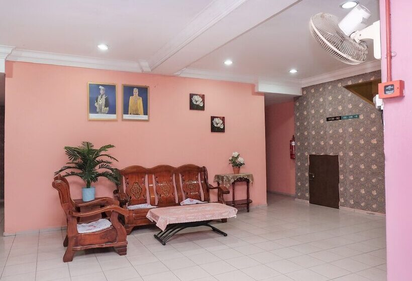 فندق Oyo 90167  Tiara