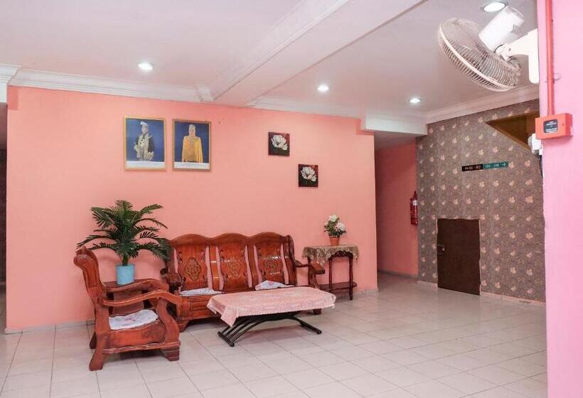 فندق Oyo 90167  Tiara