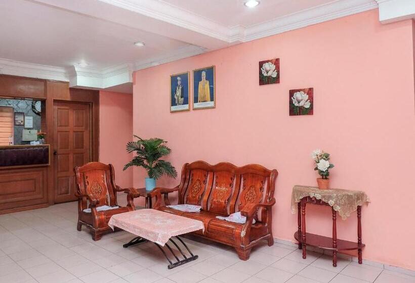 فندق Oyo 90167  Tiara